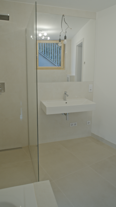 Badezimmer EG / Bathroom Ground Floor